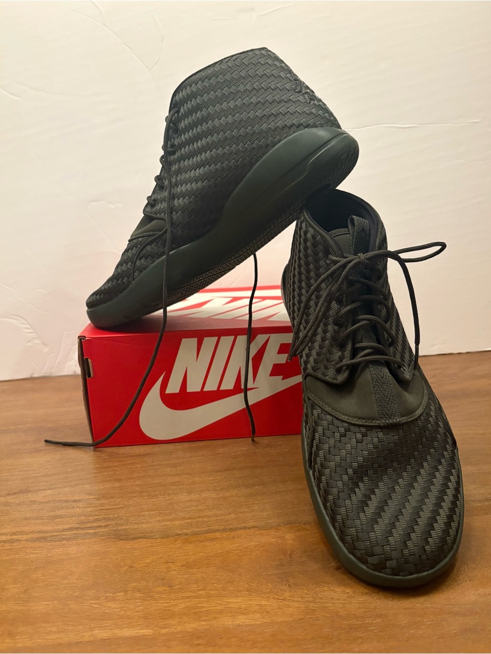 Nike Air Jordan ECLIPSE CHUKKA
Cargo Olive Green Sequoia Carbon
Fiber Shoes